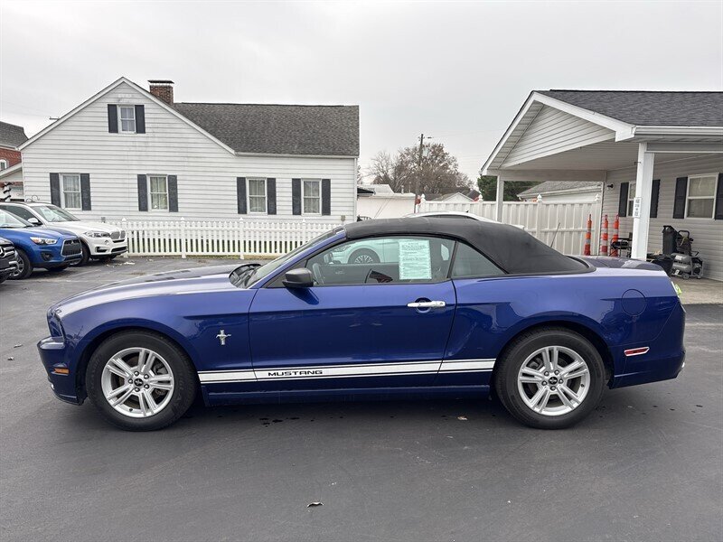 2013 Ford Mustang V6 - Photo 5 - Millstadt, IL 62260