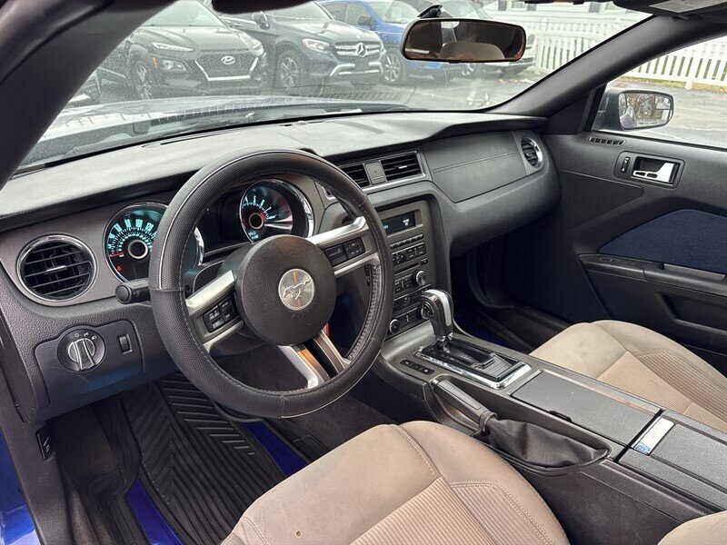 2013 Ford Mustang V6 - Photo 9 - Millstadt, IL 62260