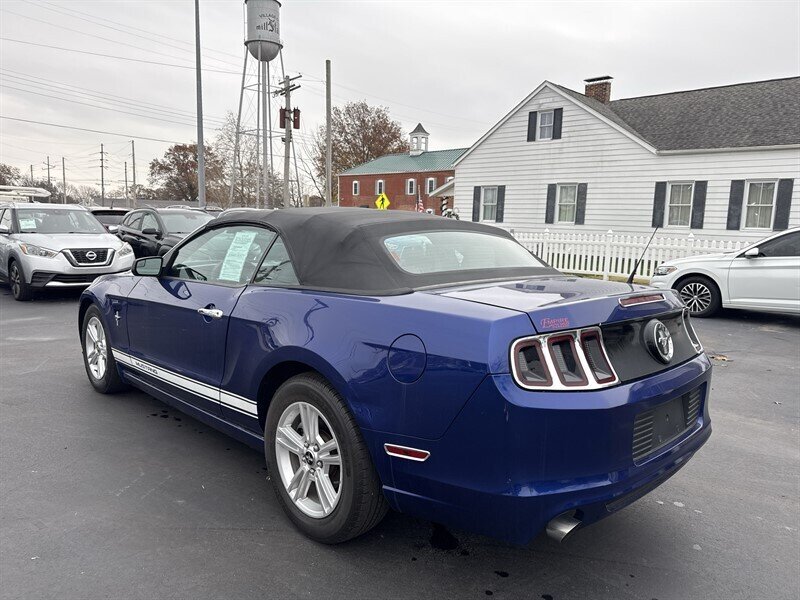 2013 Ford Mustang V6 - Photo 4 - Millstadt, IL 62260