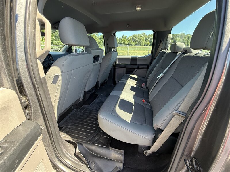 2018 Ford F-150 XL - Photo 9 - Cahokia, IL 62206