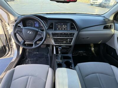 2016 Hyundai SONATA SE   - Photo 11 - Cahokia, IL 62206