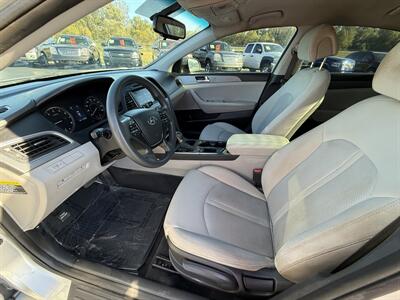 2016 Hyundai SONATA SE   - Photo 9 - Cahokia, IL 62206