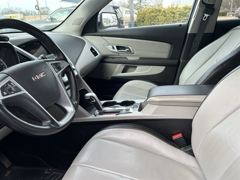 2012 GMC Terrain SLT-2 - Photo 8 - Fairview Heights, IL 62208