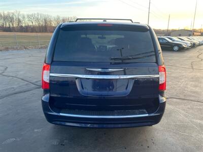 2014 Chrysler Town & Country Touring-L   - Photo 6 - Cahokia, IL 62206