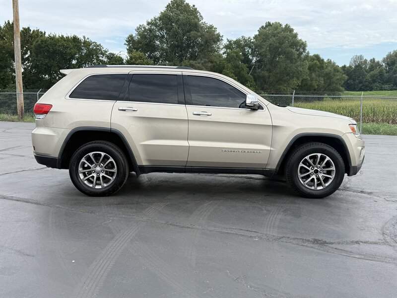 2014 Jeep Grand Cherokee Limited - Photo 4 - Cahokia, IL 62206