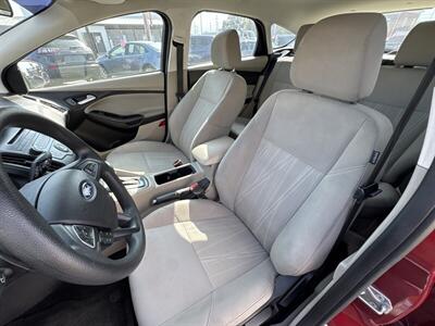 2017 Ford Focus SE - Photo 13 - Millstadt, IL 62260