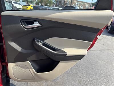 2017 Ford Focus SE   - Photo 18 - Millstadt, IL 62260