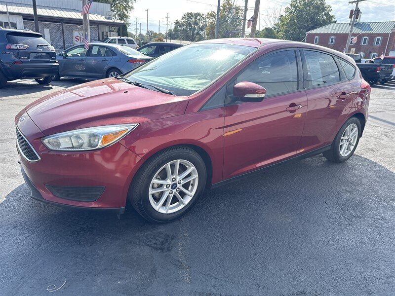 2017 Ford Focus SE - Photo 2 - Millstadt, IL 62260