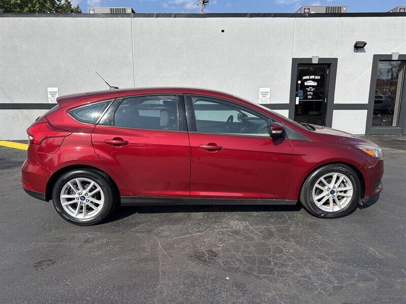 2017 Ford Focus SE - Photo 9 - Millstadt, IL 62260