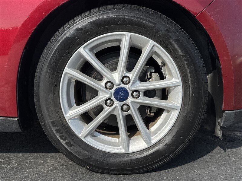 2017 Ford Focus SE - Photo 27 - Millstadt, IL 62260