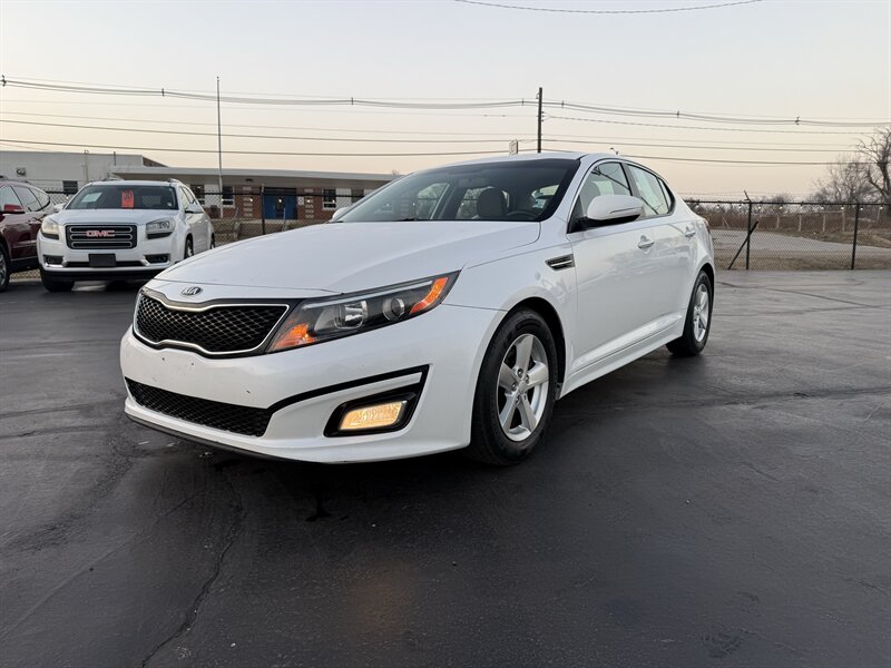 2015 Kia Optima LX   - Photo 1 - Cahokia, IL 62206