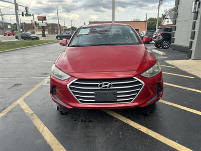 2017 Hyundai ELANTRA SE - Photo 5 - Fairview Heights, IL 62208