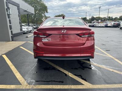 2017 Hyundai ELANTRA SE - Photo 6 - Fairview Heights, IL 62208