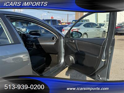 2012 Mazda Mazda3 i Touring HATCHBACK - Photo 28 - Fairfield, OH 45014