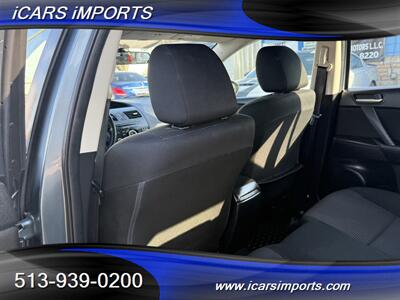 2012 Mazda Mazda3 i Touring HATCHBACK - Photo 17 - Fairfield, OH 45014