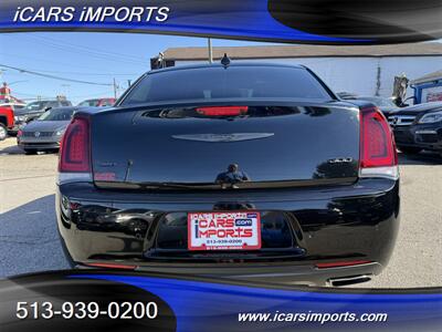 2021 Chrysler 300 Touring AWD w/PANO, NAVI & BACKUP CAM - Photo 7 - Fairfield, OH 45014