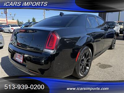 2021 Chrysler 300 Touring AWD w/PANO, NAVI & BACKUP CAM - Photo 6 - Fairfield, OH 45014