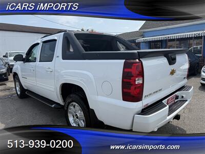 2011 Chevrolet Avalanche LT 4WD - Photo 8 - Fairfield, OH 45014