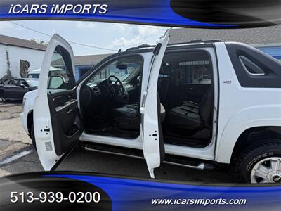 2011 Chevrolet Avalanche LT 4WD - Photo 9 - Fairfield, OH 45014