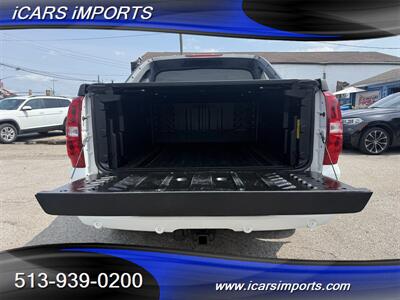 2011 Chevrolet Avalanche LT 4WD - Photo 21 - Fairfield, OH 45014