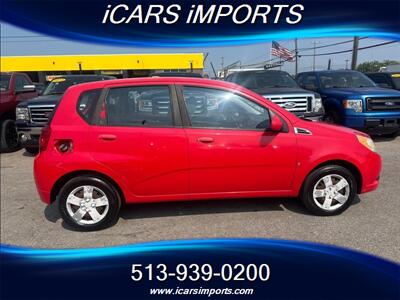 2009 Chevrolet Aveo5 LS   - Photo 4 - Fairfield, OH 45014