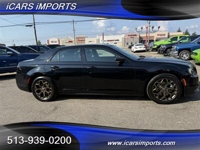 2016 Chrysler 300 S Alloy Edition AWD w/Navi & BackUp Cam - Photo 5 - Fairfield, OH 45014