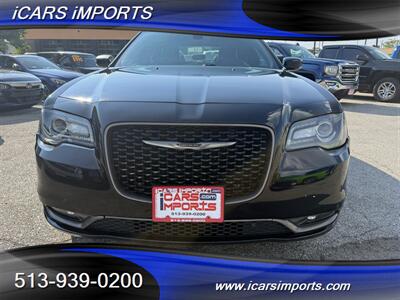 2016 Chrysler 300 S Alloy Edition AWD w/Navi & BackUp Cam - Photo 3 - Fairfield, OH 45014