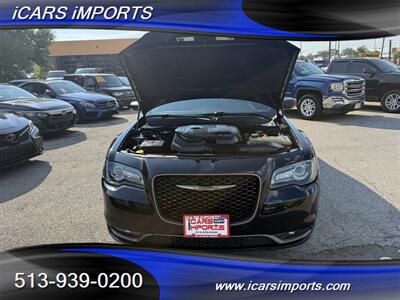 2016 Chrysler 300 S Alloy Edition AWD w/Navi & BackUp Cam - Photo 38 - Fairfield, OH 45014