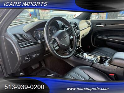 2016 Chrysler 300 S Alloy Edition AWD w/Navi & BackUp Cam - Photo 12 - Fairfield, OH 45014