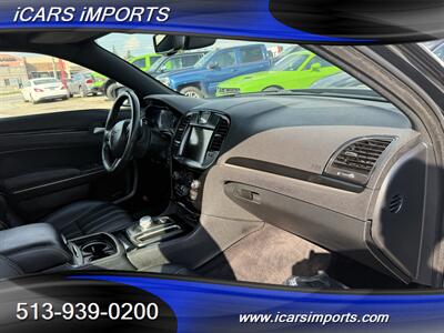 2016 Chrysler 300 S Alloy Edition AWD w/Navi & BackUp Cam - Photo 35 - Fairfield, OH 45014