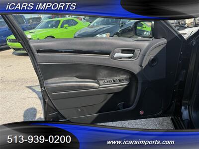 2016 Chrysler 300 S Alloy Edition AWD w/Navi & BackUp Cam - Photo 11 - Fairfield, OH 45014