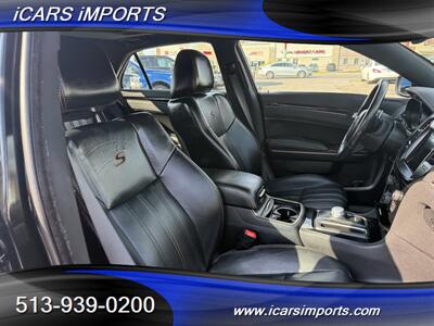 2016 Chrysler 300 S Alloy Edition AWD w/Navi & BackUp Cam - Photo 37 - Fairfield, OH 45014