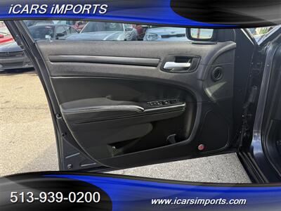 2015 Chrysler 300 S AWD w/Pano,Navi & BackUp Cam - Photo 9 - Fairfield, OH 45014