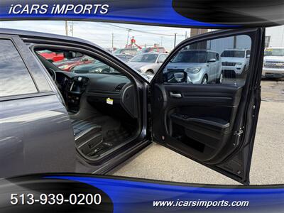 2015 Chrysler 300 S AWD w/Pano,Navi & BackUp Cam - Photo 34 - Fairfield, OH 45014
