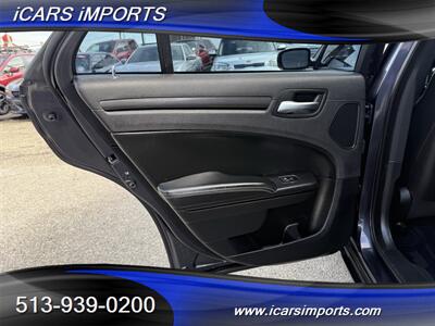 2015 Chrysler 300 S AWD w/Pano,Navi & BackUp Cam - Photo 18 - Fairfield, OH 45014