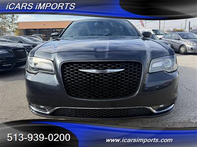 2015 Chrysler 300 S AWD w/Pano,Navi & BackUp Cam - Photo 3 - Fairfield, OH 45014