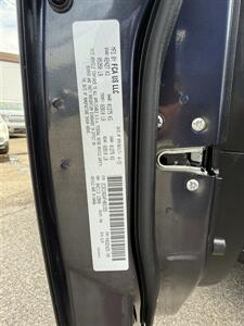 2015 Chrysler 300 S AWD w/Pano,Navi & BackUp Cam - Photo 66 - Fairfield, OH 45014
