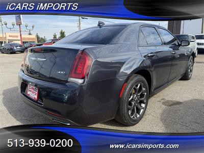 2015 Chrysler 300 S AWD w/Pano,Navi & BackUp Cam - Photo 6 - Fairfield, OH 45014
