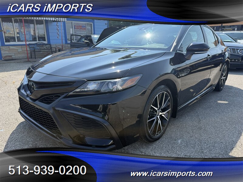 2023 Toyota Camry SE  w/ BackUp Cam