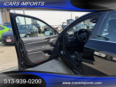 2023 Toyota Camry SE w/ BackUp Cam - Photo 10 - Fairfield, OH 45014