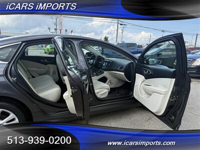 2015 Chrysler 200 Limited  w/ BackUp Cam - Photo 21 - Fairfield, OH 45014