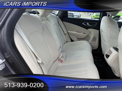 2015 Chrysler 200 Limited  w/ BackUp Cam - Photo 26 - Fairfield, OH 45014
