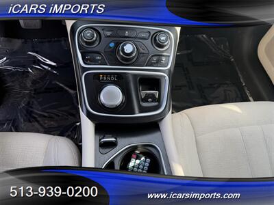 2015 Chrysler 200 Limited  w/ BackUp Cam - Photo 38 - Fairfield, OH 45014