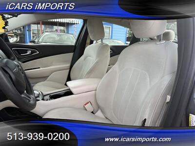 2015 Chrysler 200 Limited  w/ BackUp Cam - Photo 13 - Fairfield, OH 45014