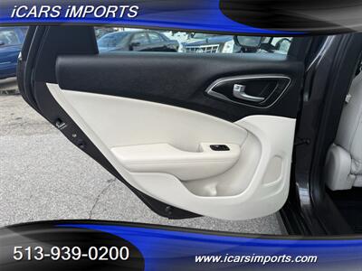 2015 Chrysler 200 Limited  w/ BackUp Cam - Photo 15 - Fairfield, OH 45014