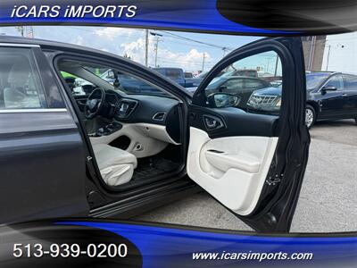 2015 Chrysler 200 Limited  w/ BackUp Cam - Photo 27 - Fairfield, OH 45014