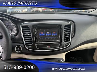 2015 Chrysler 200 Limited  w/ BackUp Cam - Photo 39 - Fairfield, OH 45014