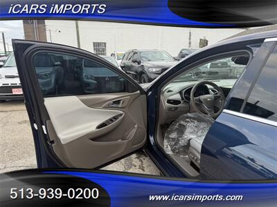 2022 Chevrolet Malibu LT w/ BackUp Cam - Photo 10 - Fairfield, OH 45014
