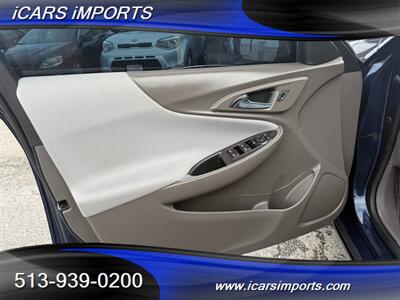 2022 Chevrolet Malibu LT w/ BackUp Cam - Photo 11 - Fairfield, OH 45014