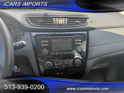 2017 Nissan Rogue SV AWD w/BackUp Cam - Photo 12 - Fairfield, OH 45014